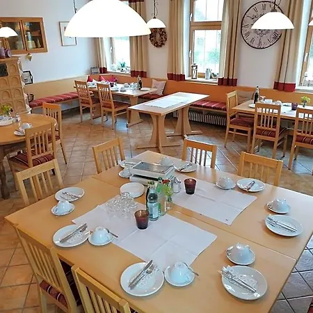 Zum Baeren Alojamento de Acomodação e Pequeno-almoço Langerringen